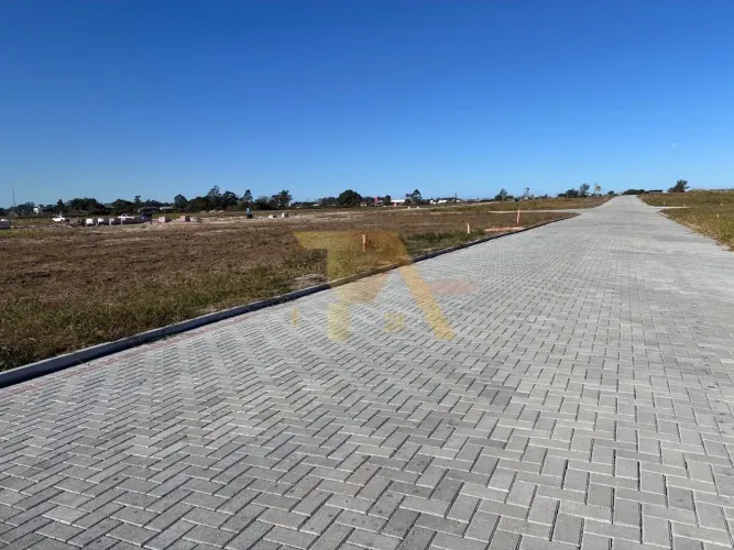 Terreno à venda em Imbituba-SC, no Loteamento Reserva do Lago com 300m² de área - Ótima op