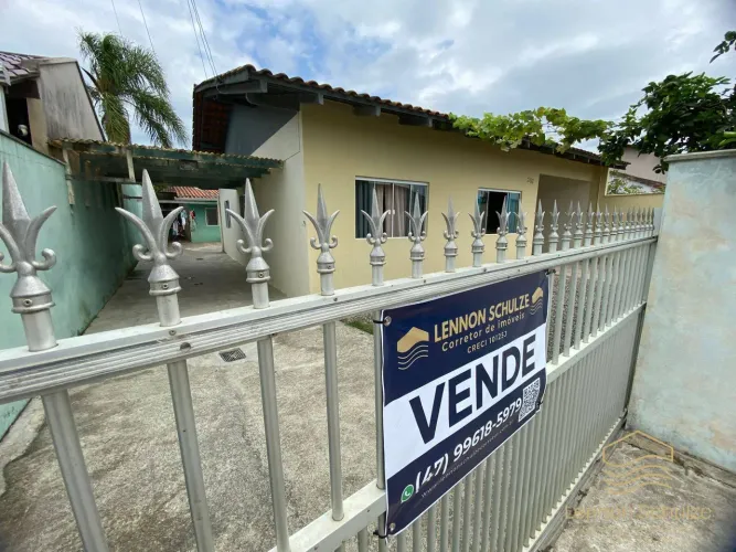 Duas Casas Mobiliadas no mesmo terreno - Balneário Barra do Sul - Centro