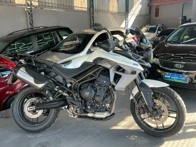 Triumph Tiger 800 XR 2016 - Revisada | 3 Baús Originais Triumph | Pronta para Viajar