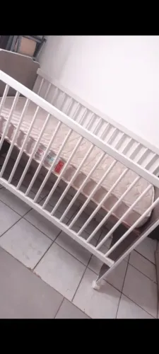 Berço com colchão