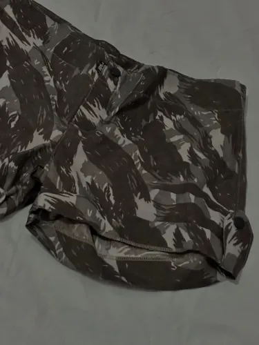Shorts estampado