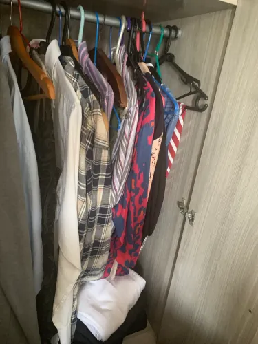Guarda roupa para doação