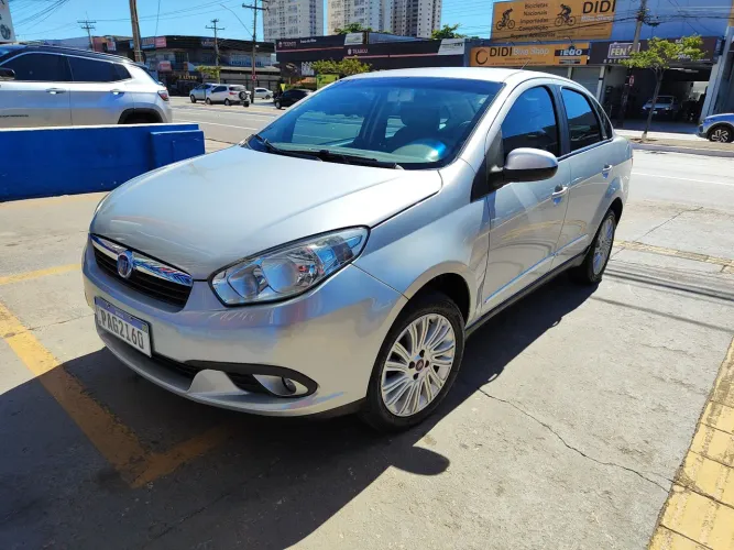Fiat Grand Siena Essence 1.6 Flex 16V 2015