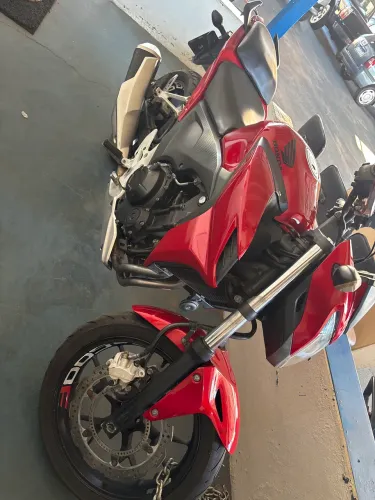 cb500F,2014, vermelho.