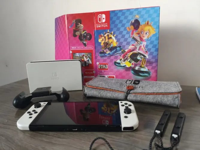 Nintendo Switch Oled + Cartão de Memória 256gb