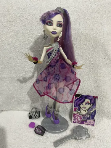 Monster High Spectra Vondergeist Dot Dead Gorgeous 