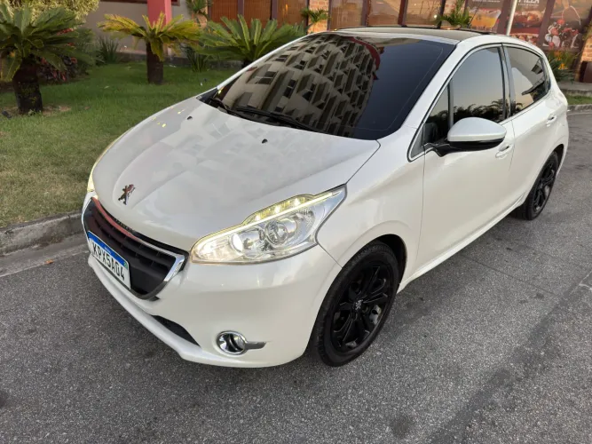 Peugeot 208 Griffe 1.6 Flex 16V 5P Aut. 2014