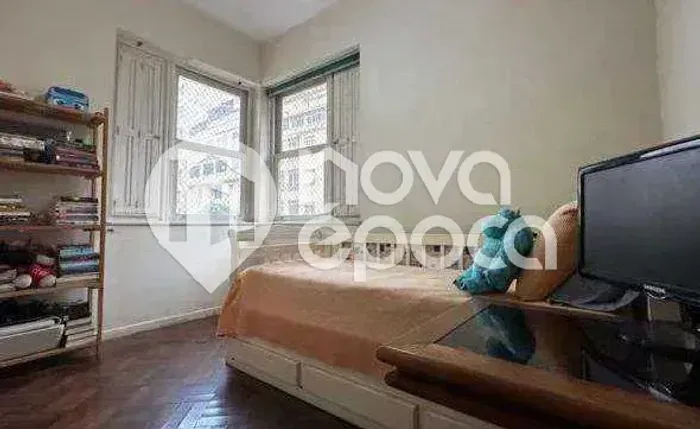 Imóvel para venda possui 138 metros quadrados com 3 quartos em Copacabana - Rio de Janeiro