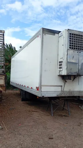 Baú Refrigerado para Caminhão - Ótimo Estado
