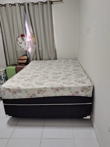 Cama box de casal com colchão 
