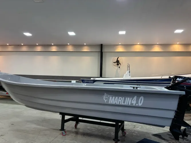 Barco de fibra 4 metros + Mercury 9.9HP