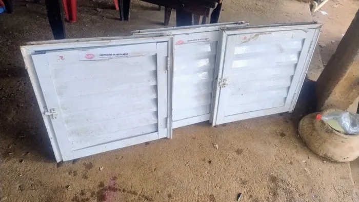 portinhola de aluminio