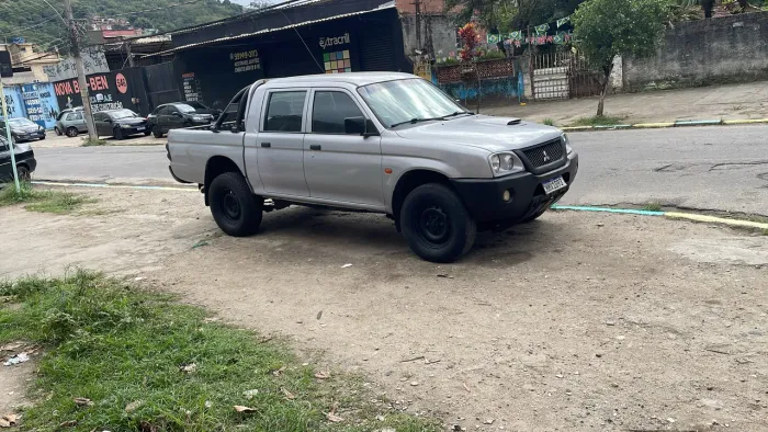Mitsubishi L200 GL 2.5 4X4 CD Diesel 2011