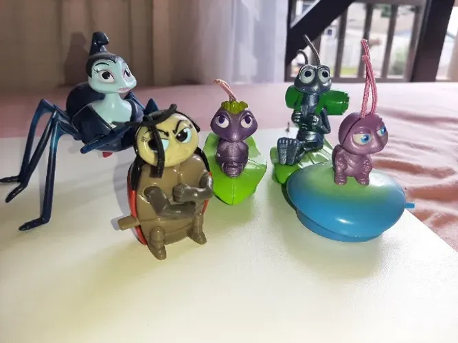 Miniaturas vida de inseto - disney