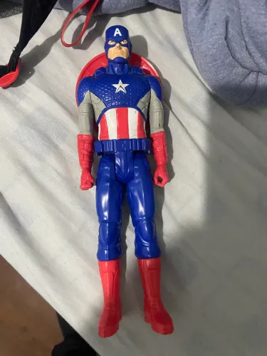 boneco capitao america