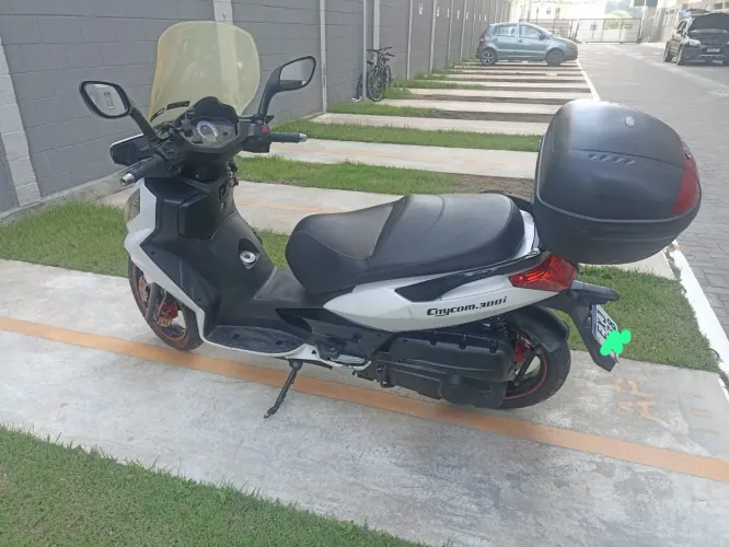 Vendo citycom 300i com 46mil km. Valor 12mil, já com baú junto.