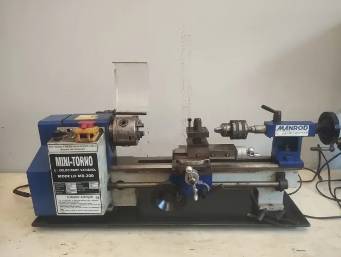Torno mecânico de bancada MANROD MR 300 