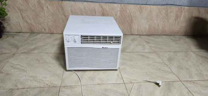 Ar condicionado Gree 12000 btus seminovo.