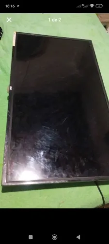 Tela trincada Da tv , estou me desfazendo de tralha 