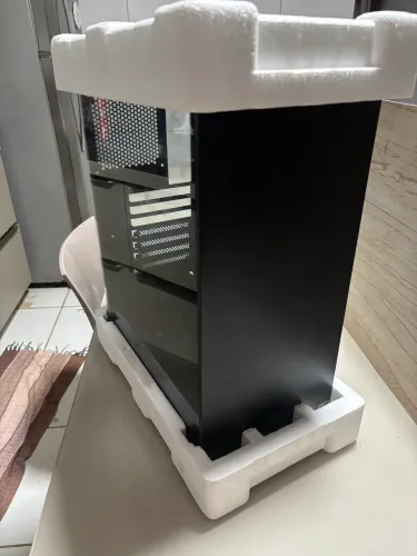 Gabinete Slim Preto, Com vidro temperado