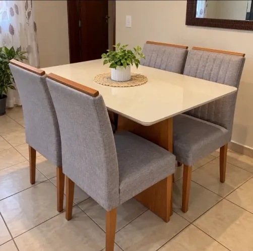 Mesa de Jantar Com 1,20 Mais 4 Cadeiras (Produto Novo)