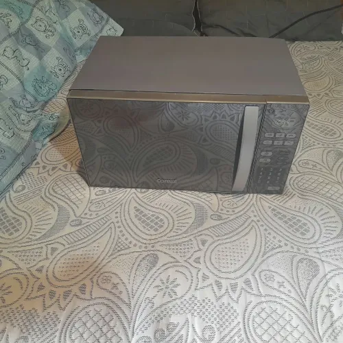 Vendo Microondas Consul espelhado 20 litros telefone *66