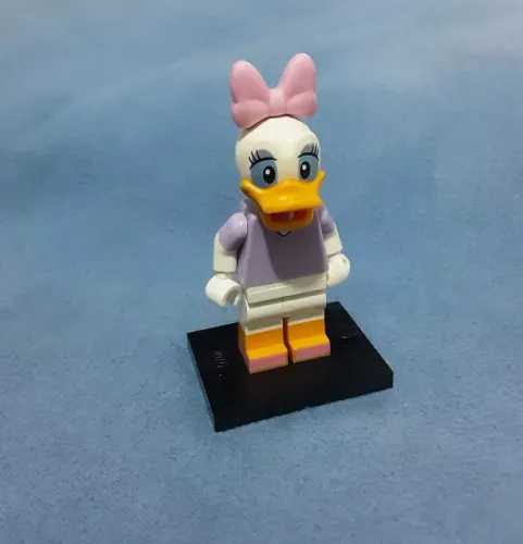 LEGO minifigura Daisy Duck, Disney, Series 1 (completa, com base) (RARA)
