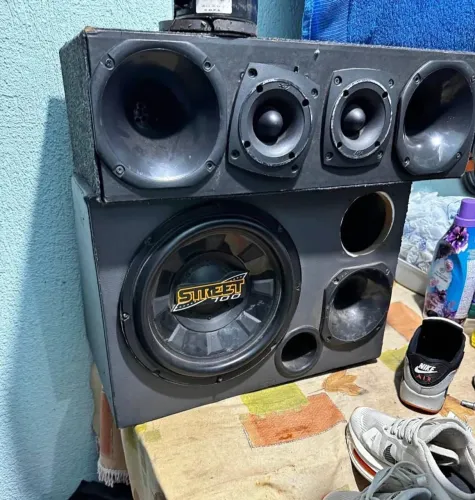 Vendo som automotivo no precinho, toca muito