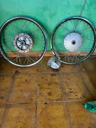 VENDO PAR DE RODAS DA START 160