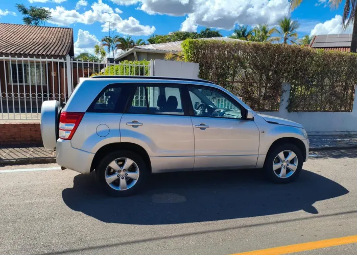 Suzuki Grand Vitara 2.0 16V 4x2/4x4 5P Aut. 2011