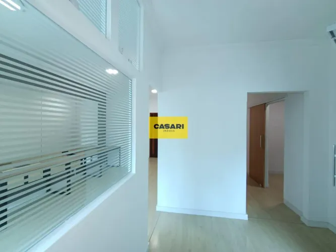 Sala Comercial com 3 Salas, Recepção e Vaga  Aluguel Próximo ao Centro de Santo André