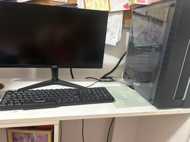 PC Intel Core i7-3770 + Monitor AOC 21,5? Full HD + Teclado (PC para conserto)