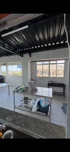 Mesa de inox impecável