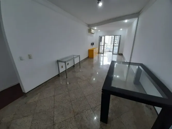 Vendo Apartamento no Ed maison orleans - 04 Quartos - Andar alto - Nascente - Excelente lo