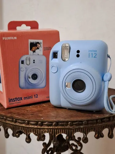 Câmera Instax mini 12 Azul + 10 filmes inclusos