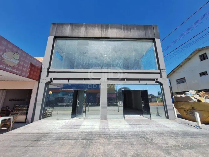 Salão Comercial com 400m² no Pedra 90
