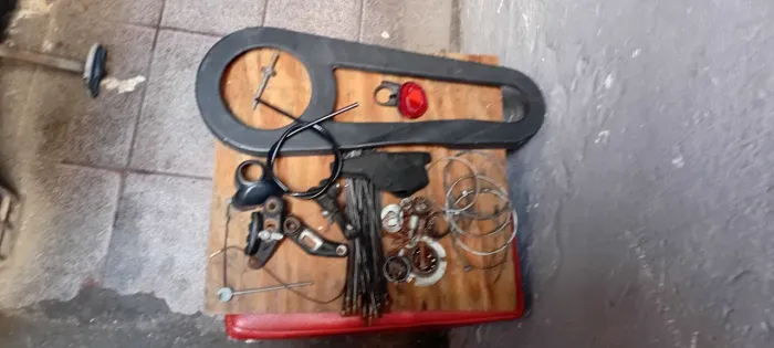 Sucatinhas de bicicleta tudo por $15