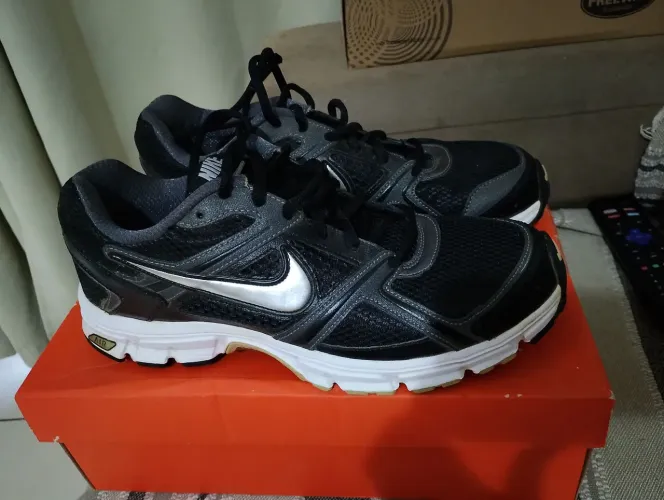 Tênis Nike novo num 42 Birigui SP