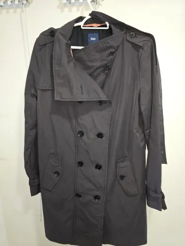 casaco trench coat da marca Gap