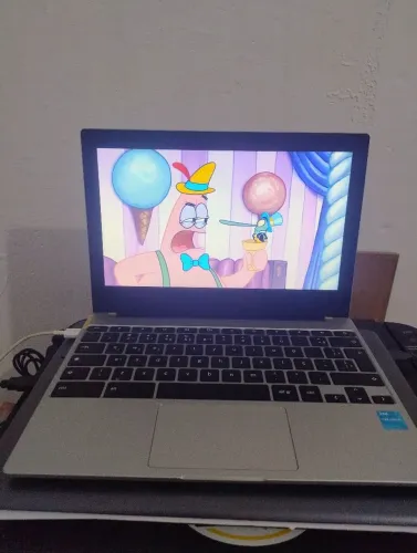 Samsung Galaxy Chromebook Go Prata 64 GB e.MMC...