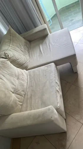 Sofá retrátil 2 lugares bege - confortável e em bom estado