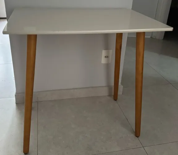 Mesa de escritório simples