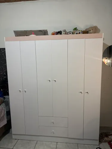 Guarda roupa novo