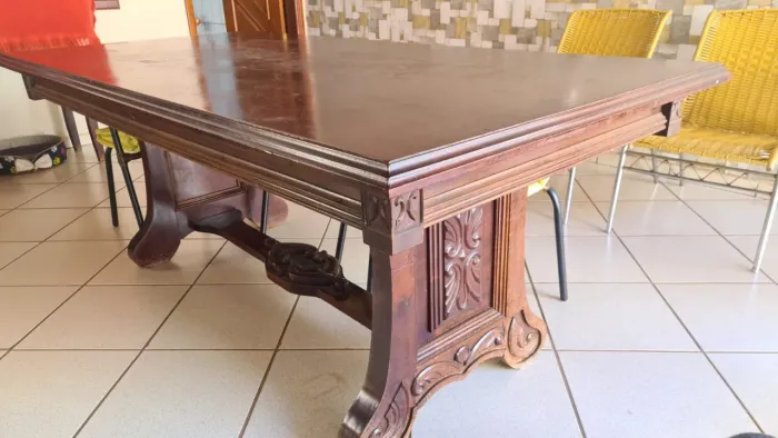 Conjunto de Mesa e cadeiras