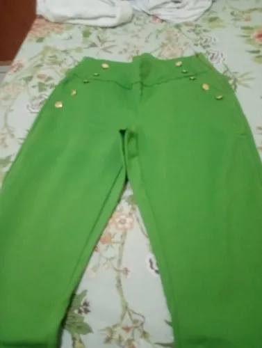 Vendo uma calça número Gg