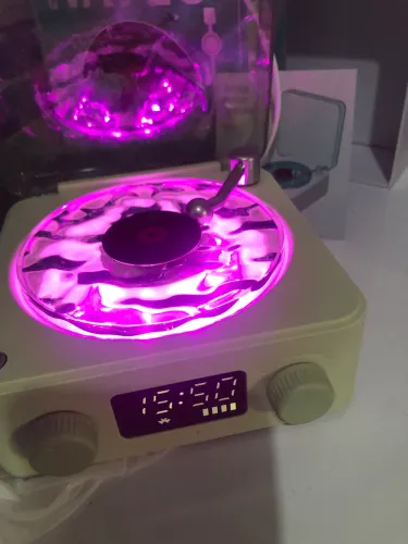 Vitrola Bluetooth com Luz LED + White Noise - Caixa de Som Retrô Moderna