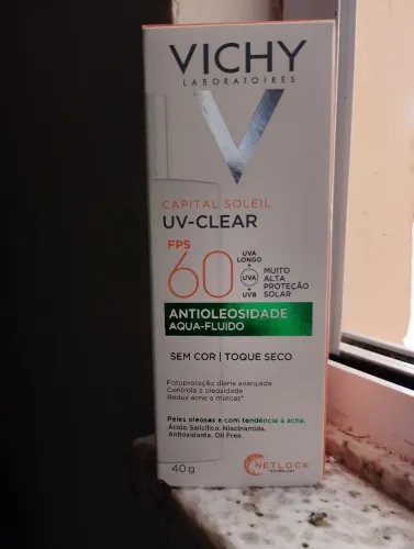 Protetor Solar Vichy Capital Soleil UV-CLEAR FPS 60 - SEM COR - ANTIOLISIDADE - TOQUE SECO
