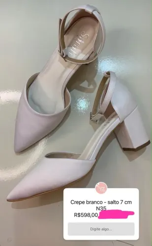 Sapato de noiva em crepe branco