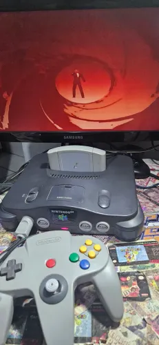 Nintendo 64 funcionando perfeitamente