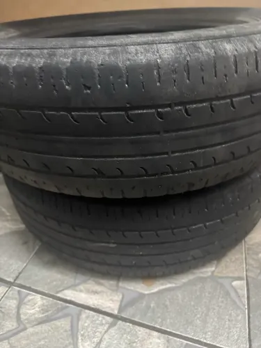 Pneu 215/60/17